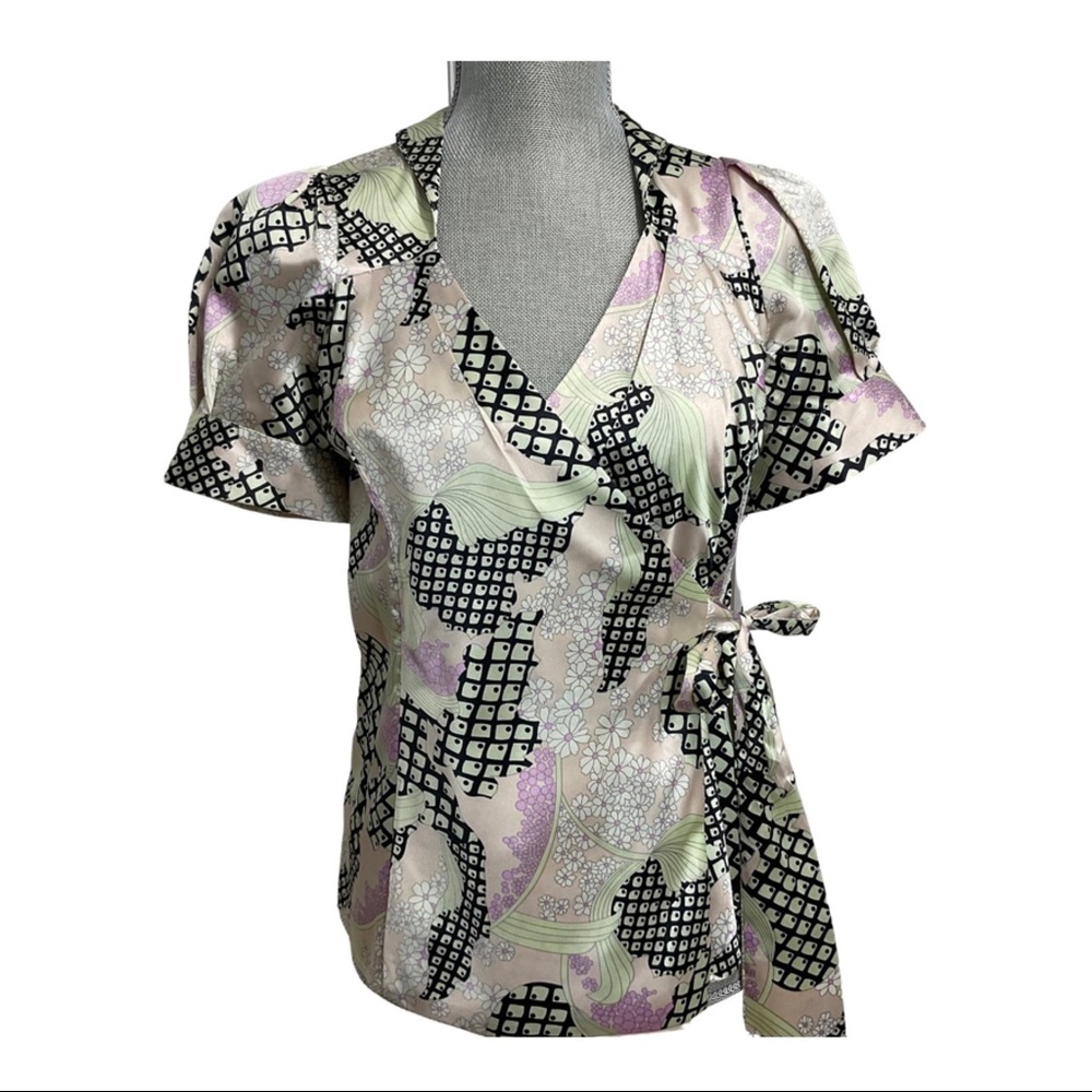 HP🛍 BCBG Maxazria  Side Tie Floral Blouse